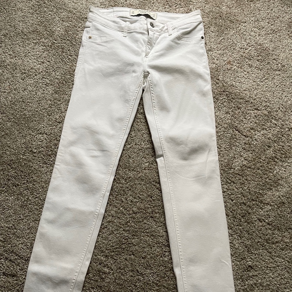 Abercrombie & Fitch Women's Jogging Size 26x29 White
